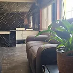 M&r Hostel