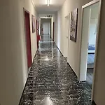 M&r Hostel *