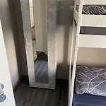 M&r Hostel *